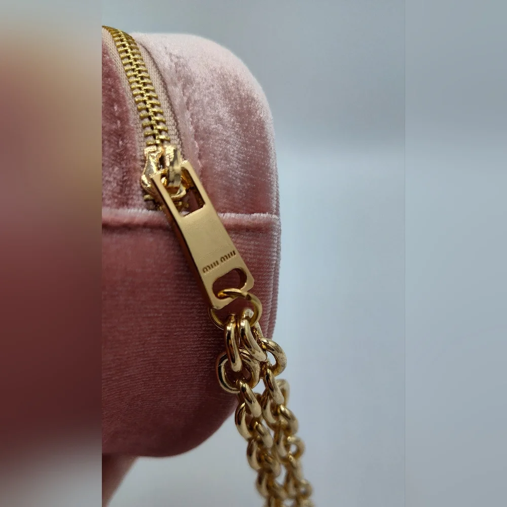 Miu Miu Pink Velvet Chain Pouch Pochette Parfums Gift New In Box - Picture 2 of 7